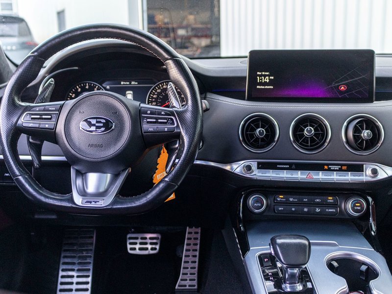 Kia Stinger EDITION SPECIALE  AWD GRIS CUIR ROUGE 2023 1 PROPRIO PAS DE RECLAMATION AU CARFAX