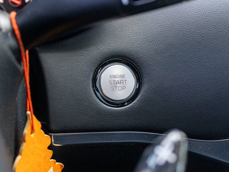 Kia Stinger EDITION SPECIALE  AWD GRIS CUIR ROUGE 2023 1 PROPRIO PAS DE RECLAMATION AU CARFAX