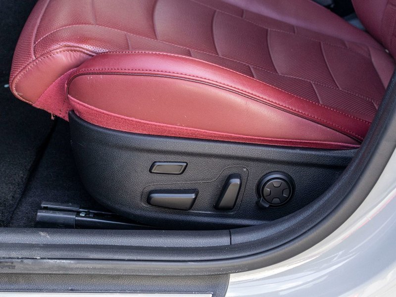 Kia Stinger EDITION SPECIALE  AWD GRIS CUIR ROUGE 2023 1 PROPRIO PAS DE RECLAMATION AU CARFAX