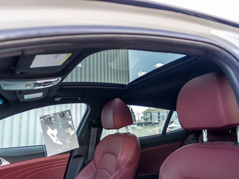 Kia Stinger EDITION SPECIALE  AWD GRIS CUIR ROUGE 2023 1 PROPRIO PAS DE RECLAMATION AU CARFAX