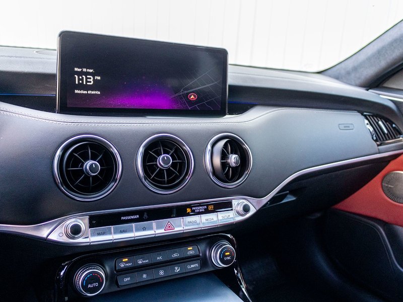 Kia Stinger EDITION SPECIALE  AWD GRIS CUIR ROUGE 2023 1 PROPRIO PAS DE RECLAMATION AU CARFAX