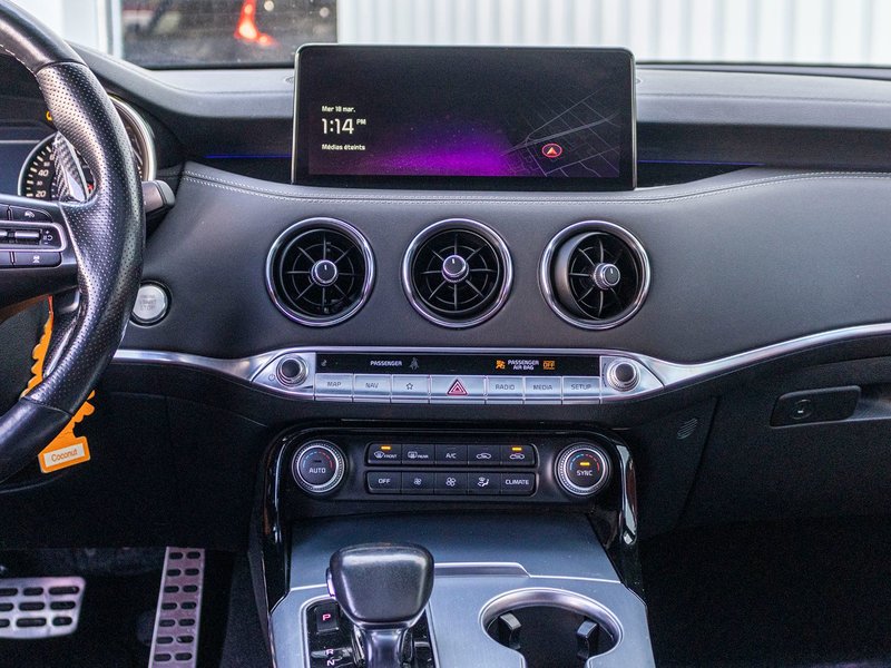 Kia Stinger EDITION SPECIALE  AWD GRIS CUIR ROUGE 2023 1 PROPRIO PAS DE RECLAMATION AU CARFAX