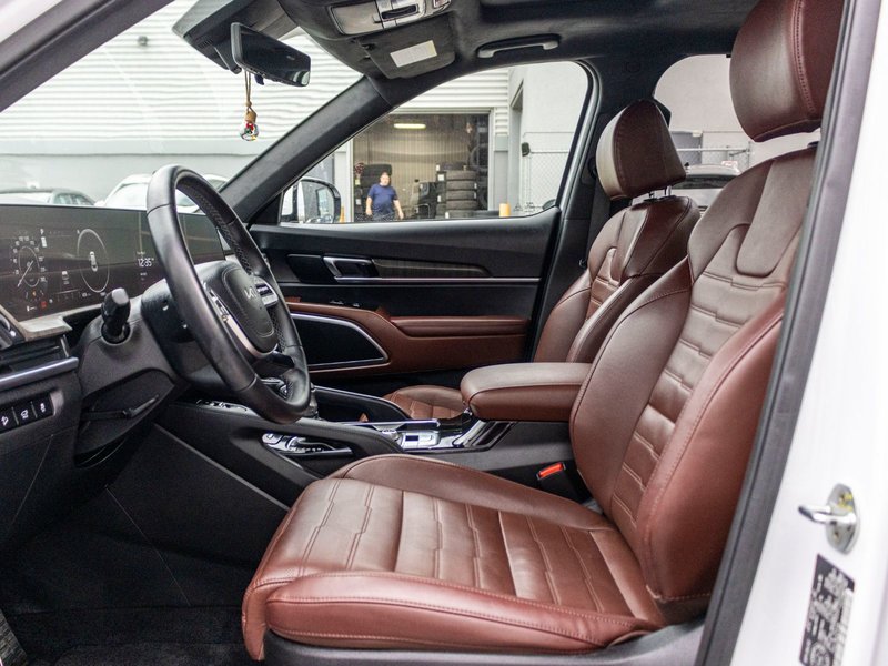 Kia Telluride SX LIMITED BLANC CUIR ROUGE RARE 2023