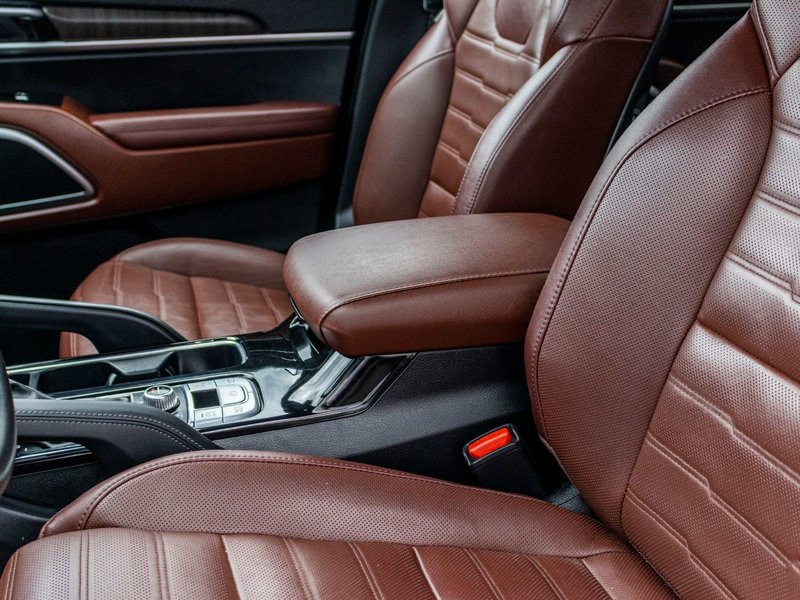 Kia Telluride SX LIMITED BLANC CUIR ROUGE RARE 2023