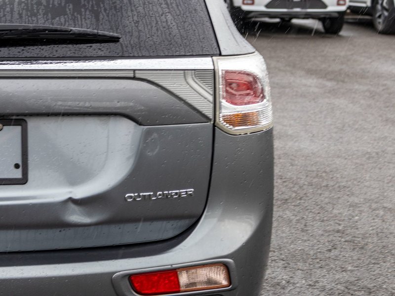 2015 Mitsubishi Outlander SE V6 AWD 7 PASSAGERS