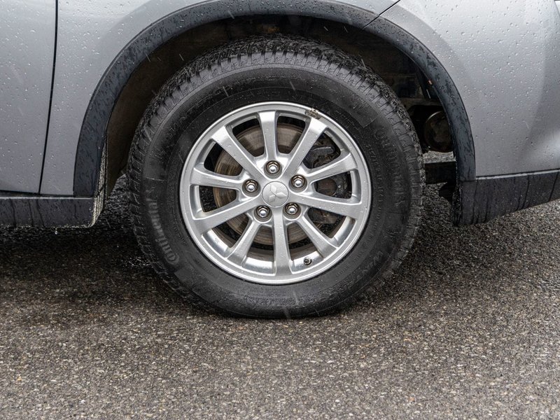 2015 Mitsubishi Outlander SE V6 AWD 7 PASSAGERS