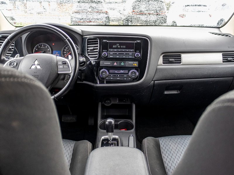 2015 Mitsubishi Outlander SE V6 AWD 7 PASSAGERS