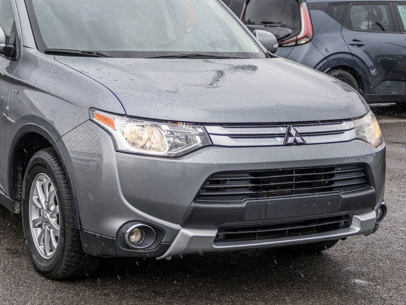 2015 Mitsubishi Outlander SE V6 AWD 7 PASSAGERS
