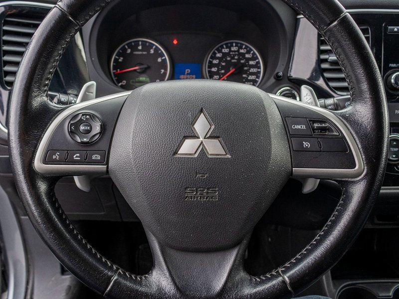 2015 Mitsubishi Outlander SE V6 AWD 7 PASSAGERS