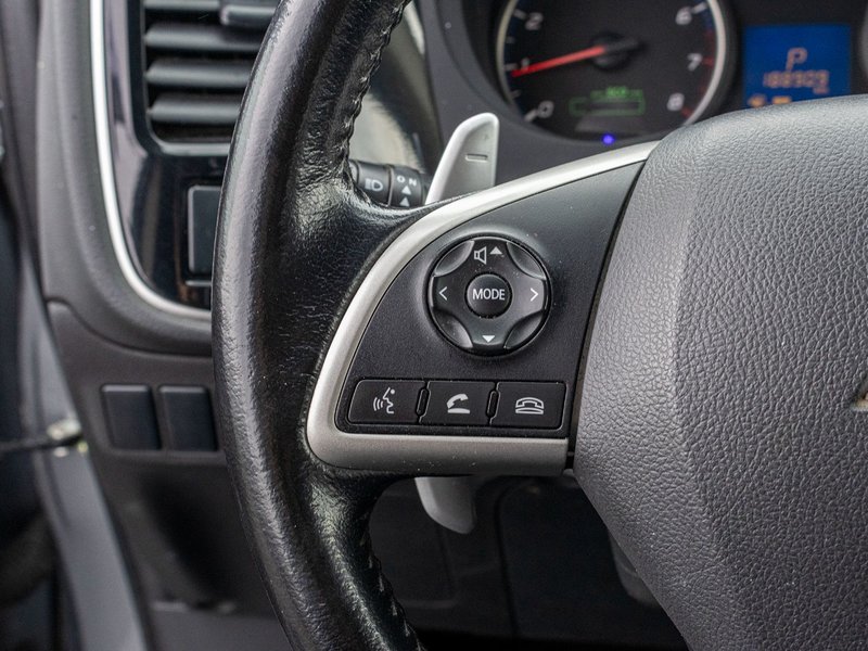 2015 Mitsubishi Outlander SE V6 AWD 7 PASSAGERS