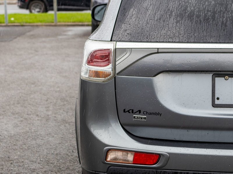 2015 Mitsubishi Outlander SE V6 AWD 7 PASSAGERS