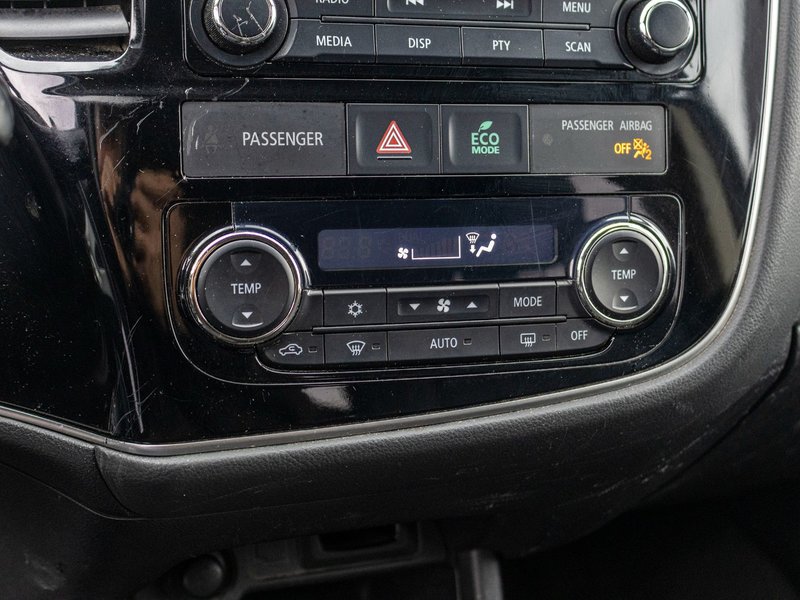 2015 Mitsubishi Outlander SE V6 AWD 7 PASSAGERS