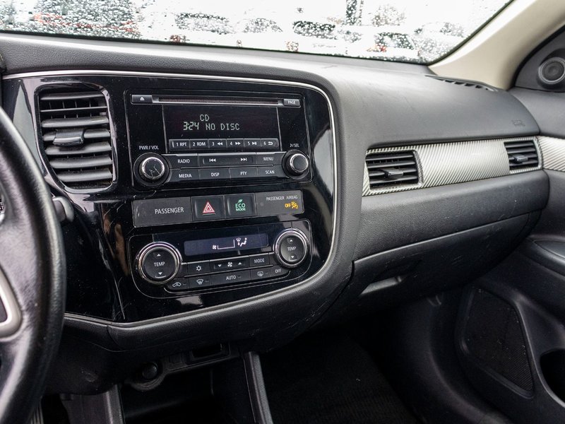2015 Mitsubishi Outlander SE V6 AWD 7 PASSAGERS