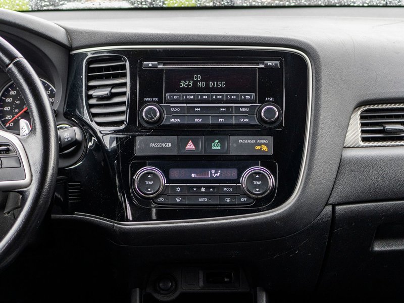 2015 Mitsubishi Outlander SE V6 AWD 7 PASSAGERS