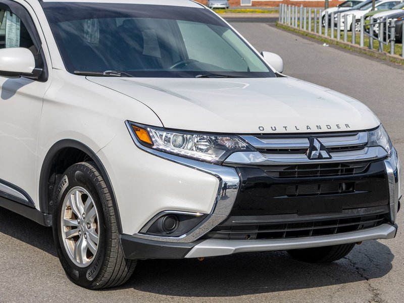 Mitsubishi Outlander ES 4CYL BLANC 83333KM 2016 1 PROPRIO PAS DE RECLAMTION AU CARFAX