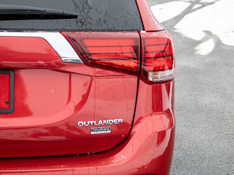 2017 Mitsubishi Outlander SE + AWD