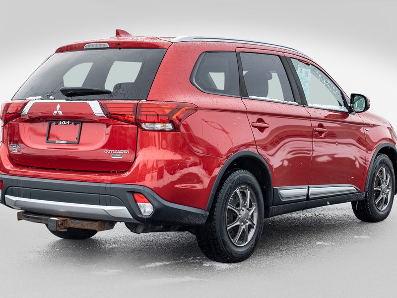 2017 Mitsubishi Outlander SE + AWD