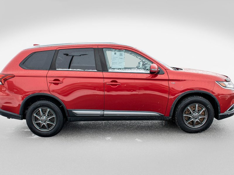 2017 Mitsubishi Outlander SE + AWD