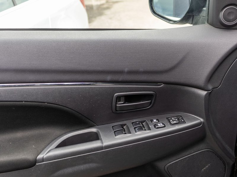 2023 Mitsubishi RVR ES AUTOM NOIR TRES BAS KILO 1 OWNER NO CARFAX CLAIM