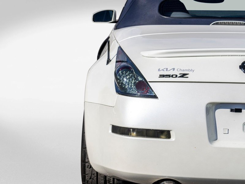 Nissan 350Z TOURING AUTOM BLANC MAGS NOIRS BAS KILO 2005 PRIX FIN DE SAISON