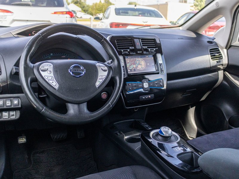Nissan LEAF SV AUTOM  PNEUS NEUFS 2015