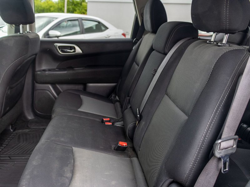 Nissan Pathfinder S AWD 7 PASSAGERS 2017 PAS DE RECLAMATION AU CARFAX