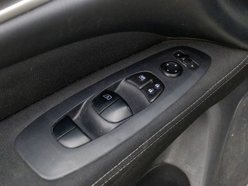 Nissan Pathfinder S AWD 7 PASSAGERS 2017 PAS DE RECLAMATION AU CARFAX