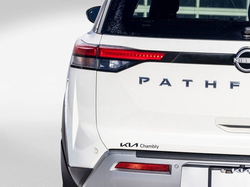 2023 Nissan Pathfinder PLATINUM AWD BLANC CUIR BRUN TOIT NO CARFAX CLAIM