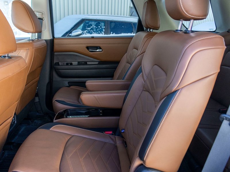 2023 Nissan Pathfinder PLATINUM AWD BLANC CUIR BRUN TOIT NO CARFAX CLAIM