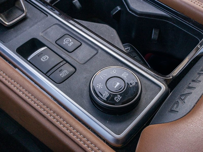 2023 Nissan Pathfinder PLATINUM AWD BLANC CUIR BRUN TOIT NO CARFAX CLAIM