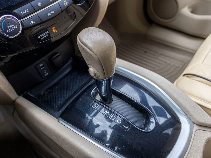 2014 Nissan Rogue SL TECH AWD CUIR TOIT NAV LOW KMS