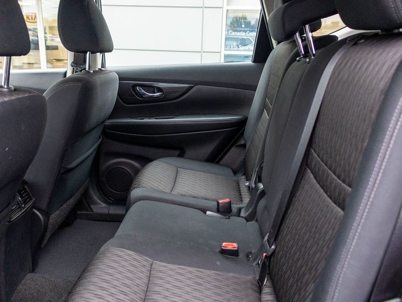 Nissan Rogue S AUTOM A/C CAMERA BAS KILO 2017 PAS DE RECLAMATION AU CARFAX