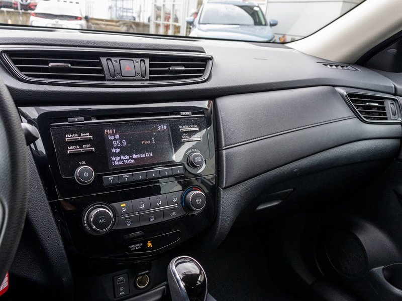 Nissan Rogue S AUTOM A/C CAMERA BAS KILO 2017 PAS DE RECLAMATION AU CARFAX