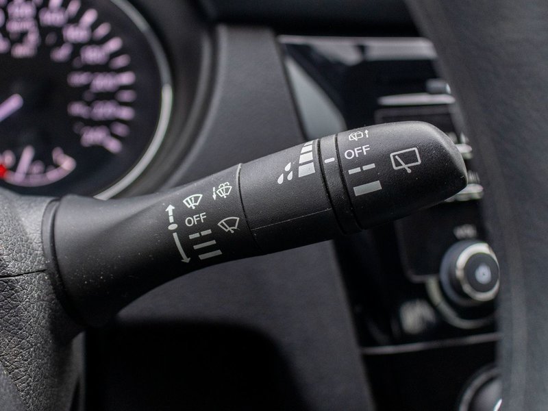 Nissan Rogue S AUTOM A/C CAMERA BAS KILO 2017 PAS DE RECLAMATION AU CARFAX