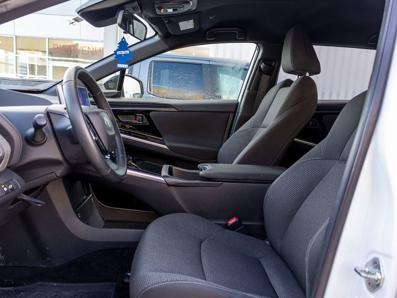 Toyota bZ4X LE AUTOM BLANC 45758KM 2023 1PROPRIO PAS DE RCLAMATION AU CARFAX