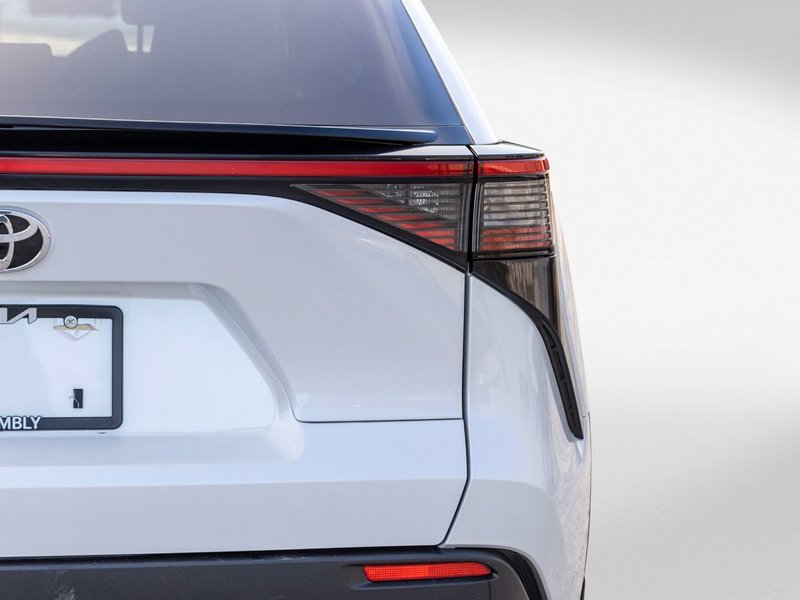 Toyota bZ4X LE AUTOM BLANC 45758KM 2023 1PROPRIO PAS DE RCLAMATION AU CARFAX