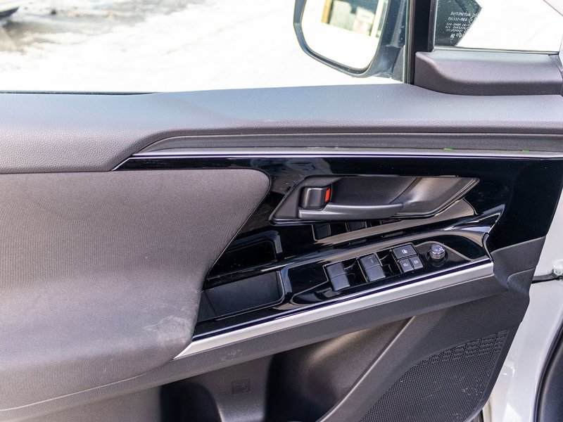 Toyota bZ4X LE AUTOM BLANC 45758KM 2023 1PROPRIO PAS DE RCLAMATION AU CARFAX