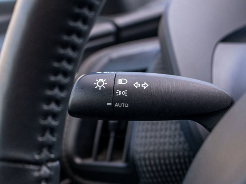 Toyota bZ4X LE AUTOM BLANC 45758KM 2023 1PROPRIO PAS DE RCLAMATION AU CARFAX