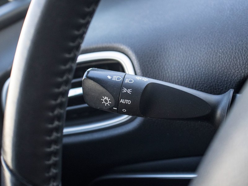 Toyota Prius Prime BAS KILO BLEUE 2020 1 PROPRIO PAS DE RECLAMATION AU CARFAX