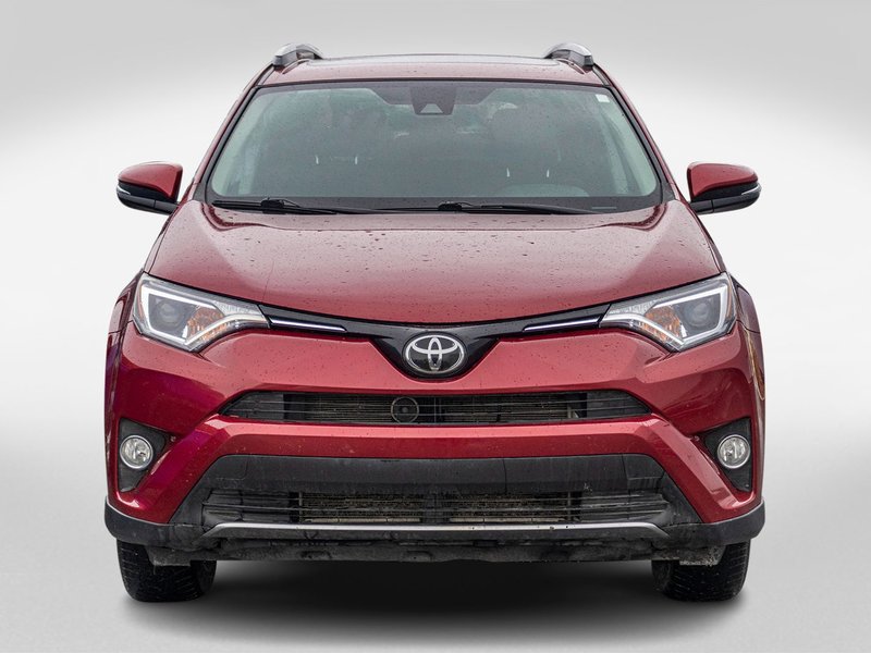 2018 Toyota RAV4 XLE TOIT ROUGE NO CARFAX CLAIM
