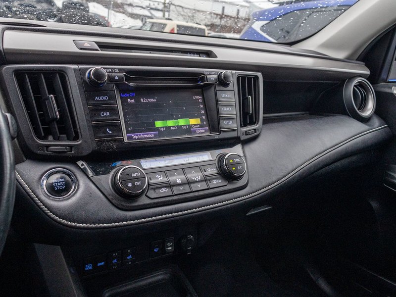 2018 Toyota RAV4 XLE TOIT ROUGE NO CARFAX CLAIM