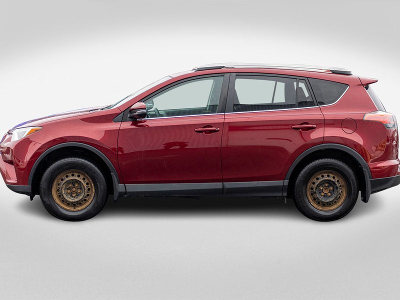 2018 Toyota RAV4 XLE TOIT ROUGE NO CARFAX CLAIM