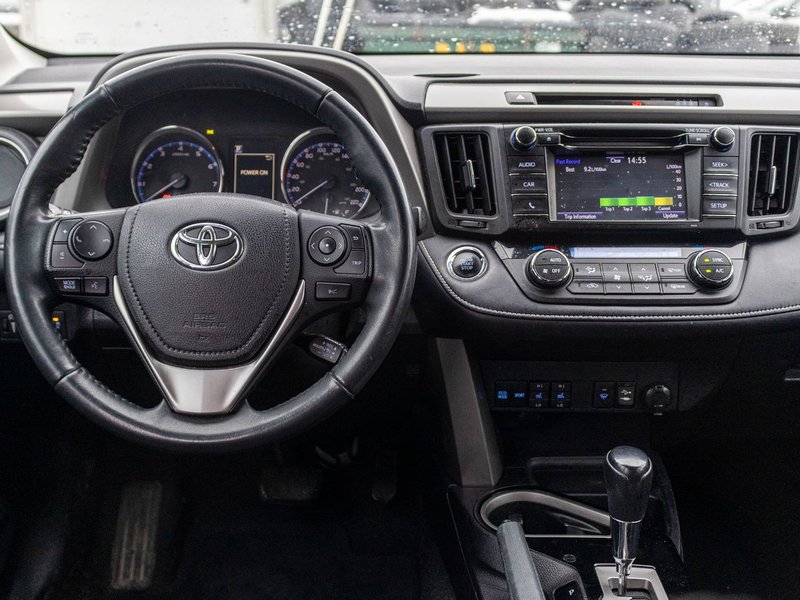 2018 Toyota RAV4 XLE TOIT ROUGE NO CARFAX CLAIM