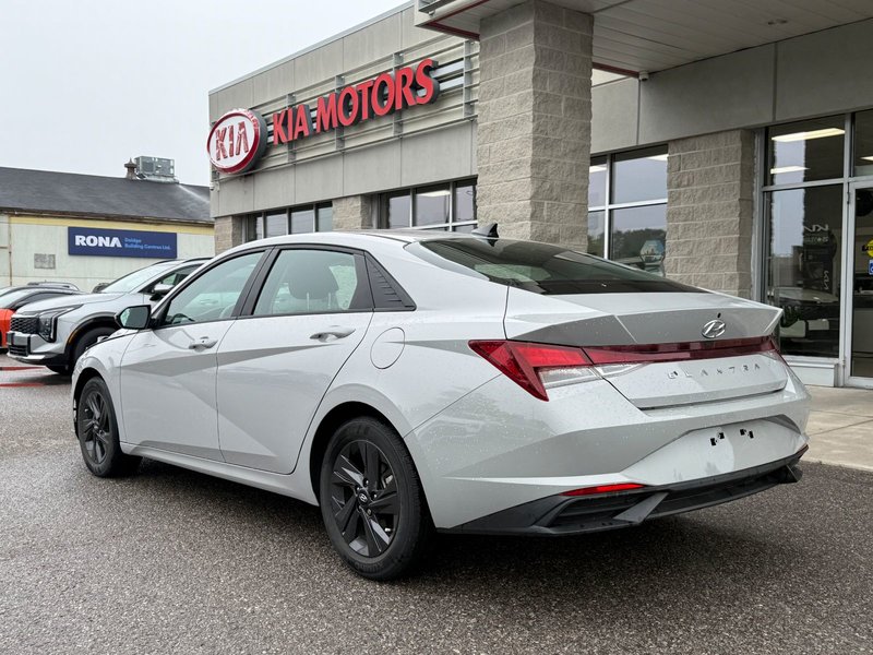 2022 Hyundai Elantra Preferred