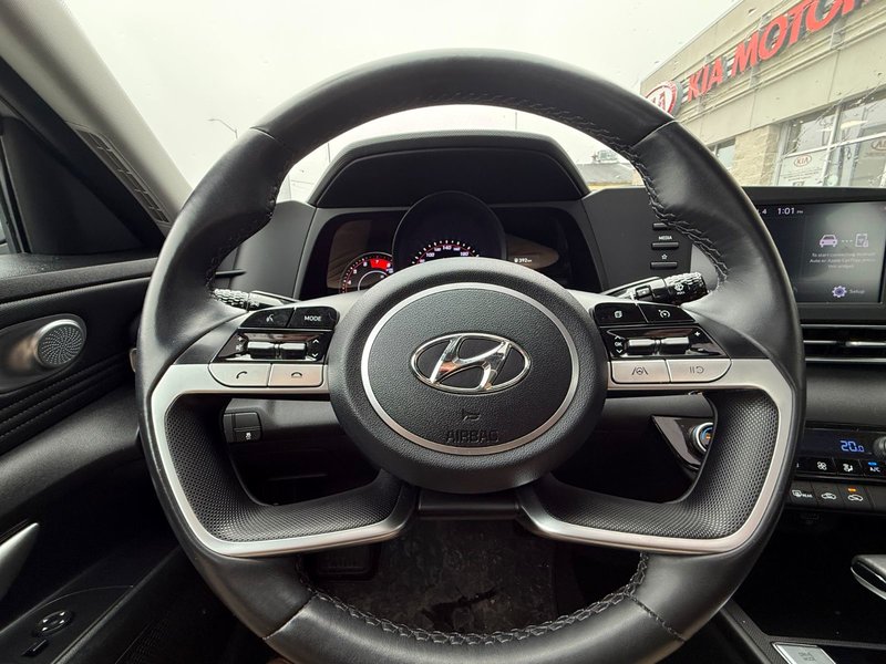 2022 Hyundai Elantra Preferred