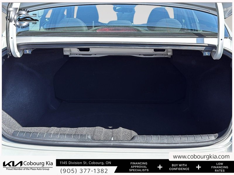 2022 Hyundai Elantra Preferred LOW KM | SUNROOF | HEATED STEERING WHEEL