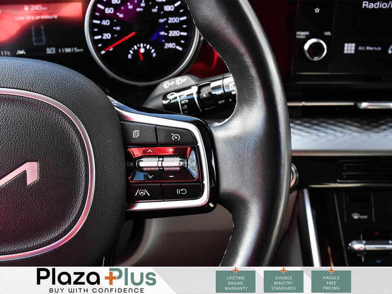 2024 Kia Carnival LX+ APPLE CAR PLAY/ ANDROID AUTO, POWER SLIDING DOORS, HEATED SEATS