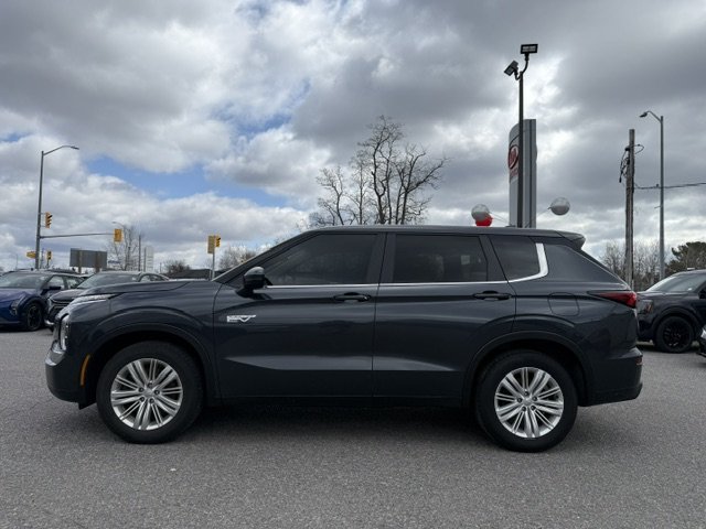 2024 Mitsubishi Outlander Plug-In Hybrid ES ONE-OWNER | PHEV | AWD