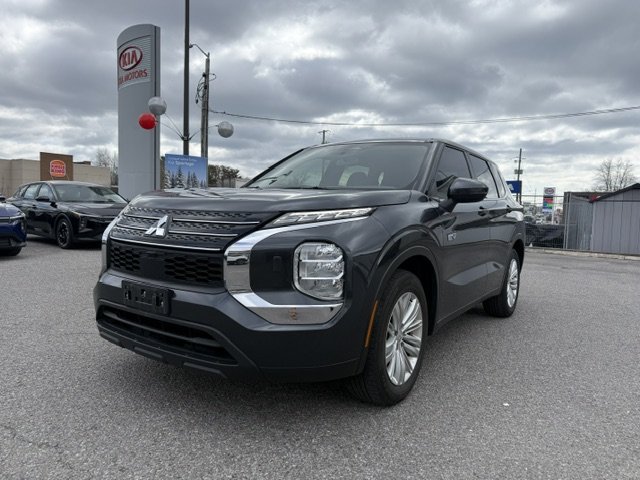 2024 Mitsubishi Outlander Plug-In Hybrid ES ONE-OWNER | PHEV | AWD