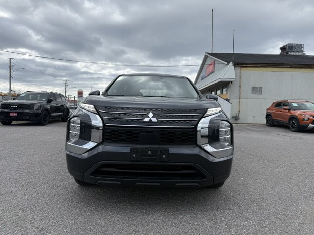 2024 Mitsubishi Outlander Plug-In Hybrid ES ONE-OWNER | PHEV | AWD